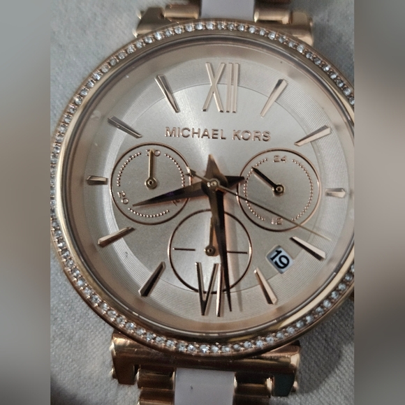 Michael Kors Women's Rose Gold Watch MK6560 Michael Kors Analog Rose Gold - Picture 8 of 8